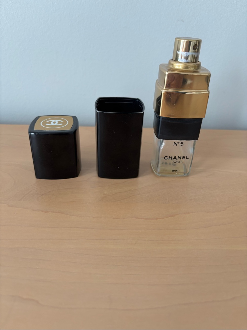 Vintage Chanel no. 5 refillable purse spray case (empty) - Picture 4 of 4